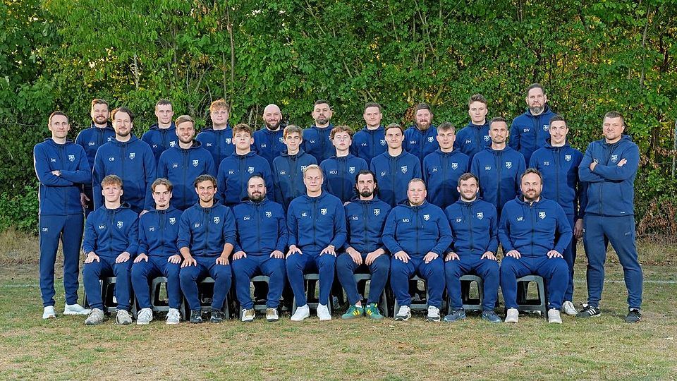 Mannschaftsfoto der Herren des 1. FC Hettenhain